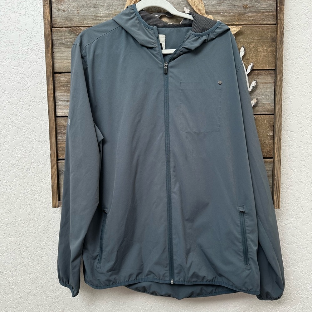 Vuori Outdoor Trainer Shell Men's Blue Gray Hooded Windbreaker Jacket XL *LOGO*
